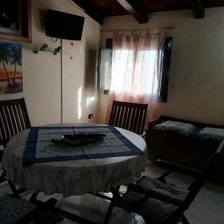Casa Vacanze A Due Passi Dal Mare Apartment *